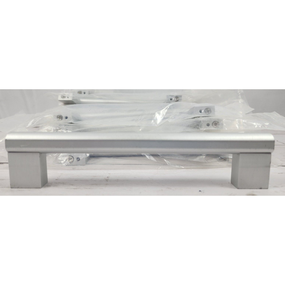 Center Cabinet/Pulls/Handles, Nickel, Amerock Versa, Set of 20 w/Screws, *New